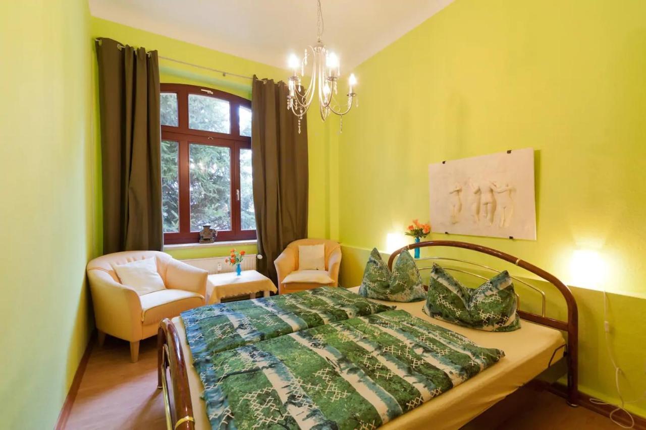 Grosse Ferienwohnung In Dresden-Lobtau エクステリア 写真