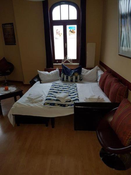 Grosse Ferienwohnung In Dresden-Lobtau エクステリア 写真